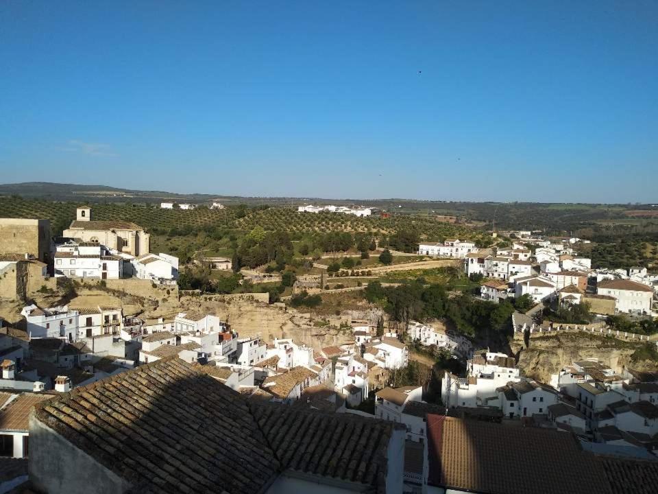 Alojamiento Rural Carmen Setenil De Las Bodegas Luaran gambar