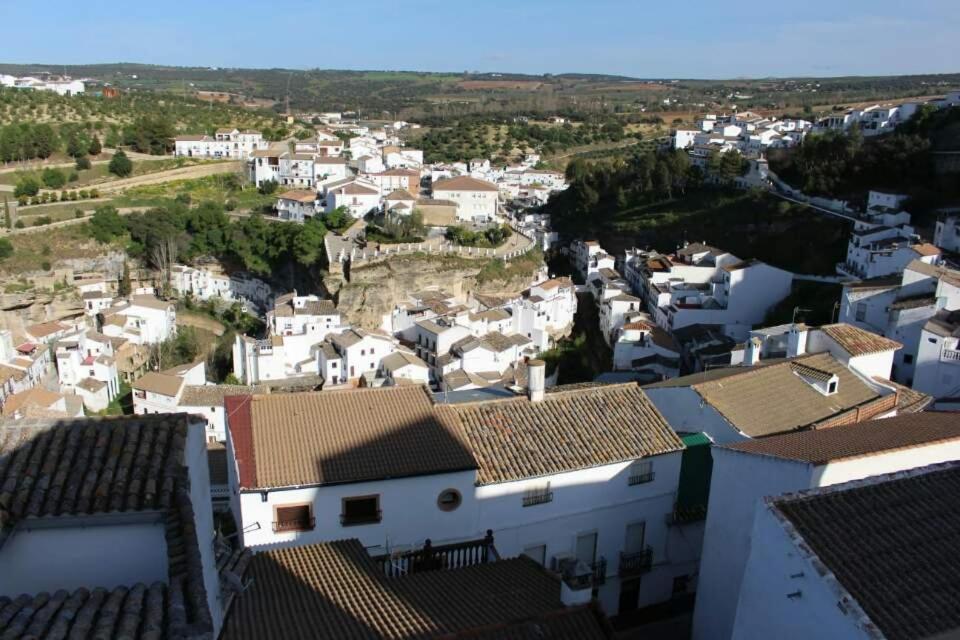 Alojamiento Rural Carmen Setenil De Las Bodegas Luaran gambar