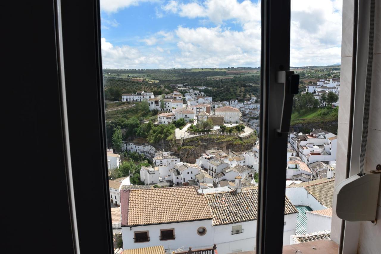 Alojamiento Rural Carmen Setenil De Las Bodegas Luaran gambar