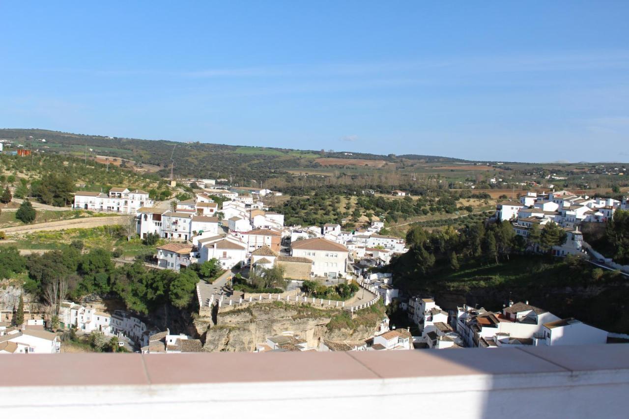 Alojamiento Rural Carmen Setenil De Las Bodegas Luaran gambar